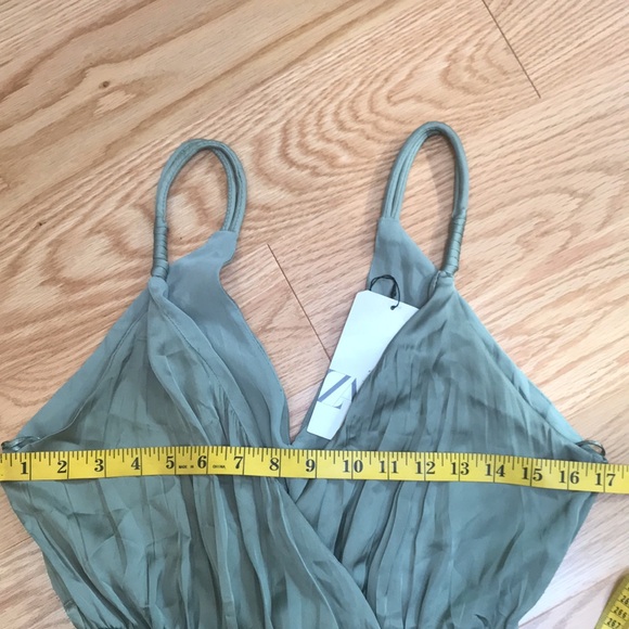 New! Zara medium olive satin effect wrinkled V neck jumpsuit. - Picture 3 of 10